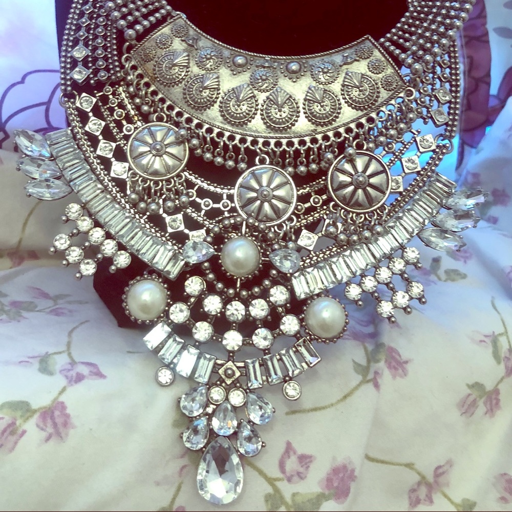 Two-tiered statement necklace beautiful